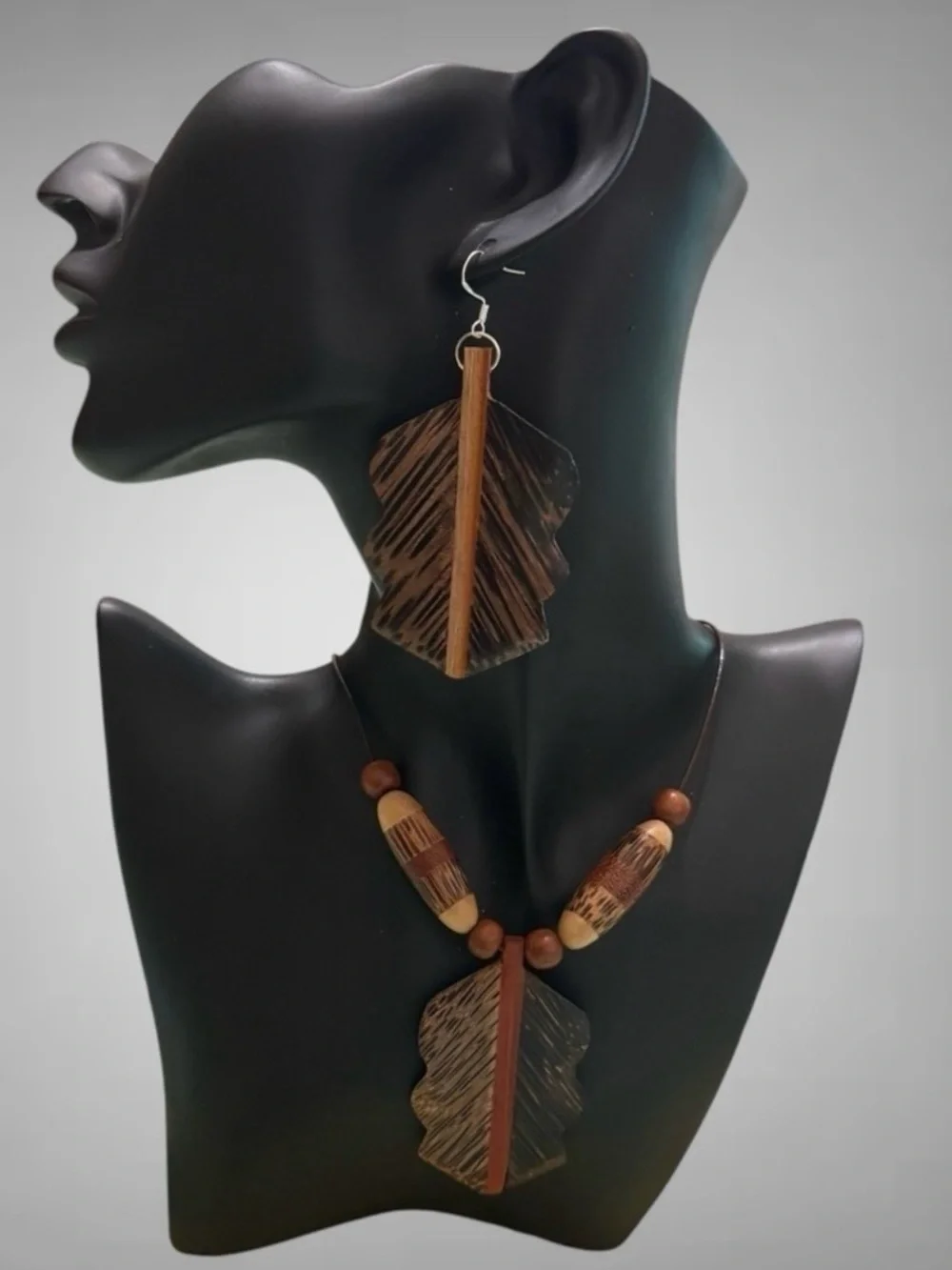 TROPICAL LEAF NECKLACE AND EARRINGS